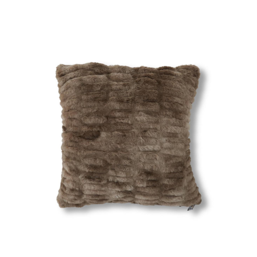 ALMOHADA DE PIEL SINTETICA ACANALADA DE COLOR MARRON MED:45 CM